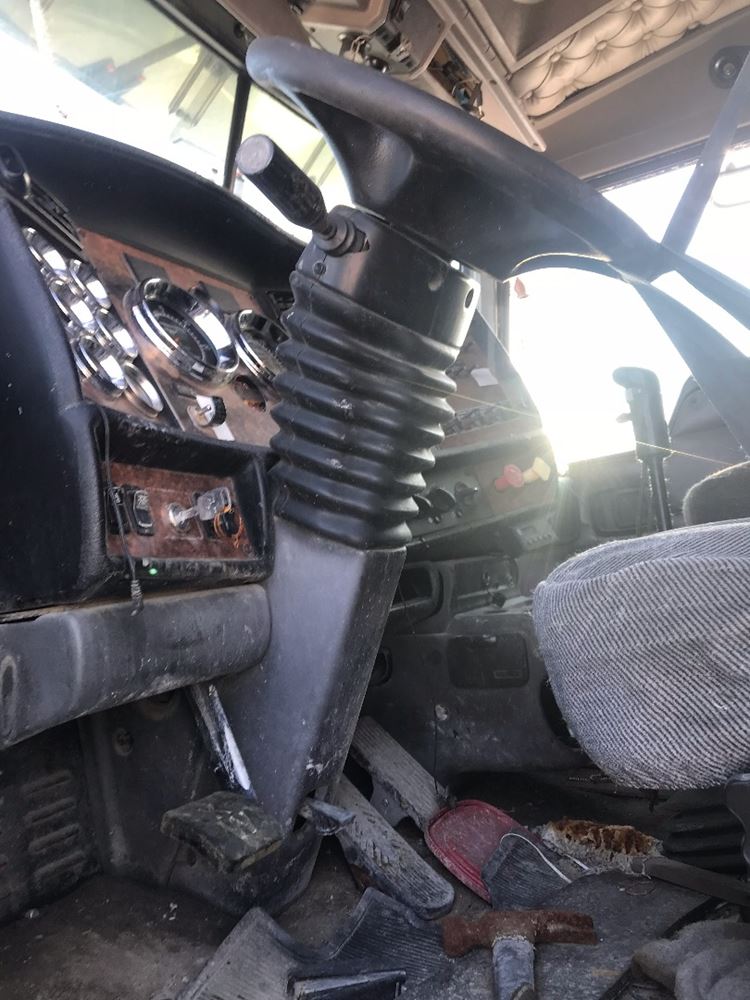 2004 Kenworth W900 (Stock SV9813) Steering Columns TPI