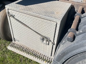 Used 2006 Peterbilt 379 Tool Box (Stock #SV-264-11)) Part Image