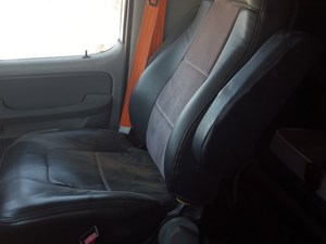 Used 2007 Freightliner COLUMBIA 120 Seat (Stock #SV-53-9)) Part Image