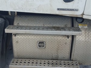 Used 2012 Freightliner Cascadia 125 Battery Box Cover (Stock #SV-48-11)) Part Image