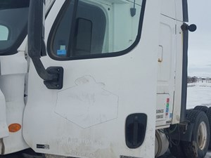 Used 2012 Freightliner Cascadia 125 Door (Stock #SV-48-5)) Part Image