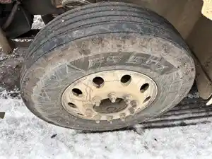 Used 2005 11R22.5 Tire (Stock #SV-369-9)) Part Image