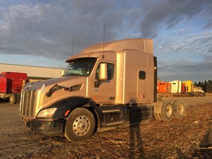 Used 2015 Peterbilt 579 Cab Image