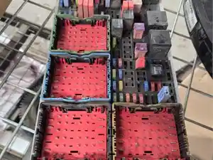 Used 2020 Kenworth T680 Fuse Box (Stock #Prt-201600347)) Part Image