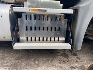 Used 2014 Mack CXU613 Step (Stock #S1603RS)) Part Image