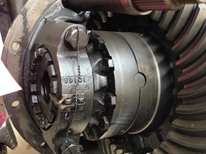 Used Eaton DS402 Front Rear (Tandem Front) (Stock #R1001)) Part Image