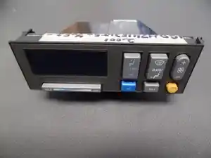 Used 2001 GMC Heater/AC Control Assy (Stock #S7052GMCCM)) Part Image