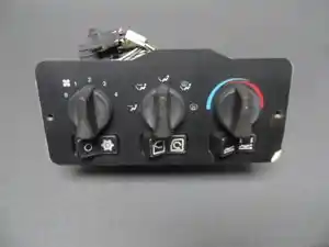 Used 2004 Peterbilt 387 Heater/AC Control Assy (Stock #S737835PCC)) Part Image