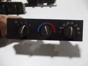Used 2005 GMC Heater/AC Control Assy (Stock #S737712GMHC)) Part Image