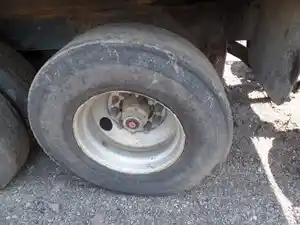 Used 2005 Tag Axle (Stock #S2859LA)) Part Image