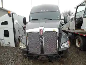 Used 2013 Kenworth T700 Hood (Stock #S1105HOOD)) Part Image