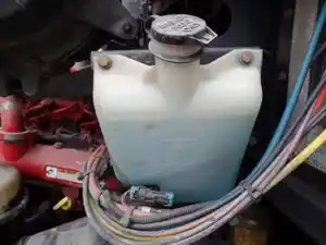 Used 2013 Kenworth T700 Windshield Washer Reservoir (Stock #9734452)) Part Image