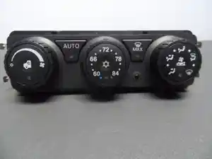 Used 2014 Kenworth T680 Heater/AC Control Assy (Stock #S737910KCC)) Part Image