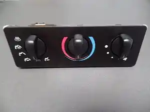 Used Ford F650 Heater/AC Control Assy (Stock #F81H-18D462-A)) Part Image