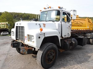 Used 1989 MACK RD690S I Beam (Stock #5177)) Part Image