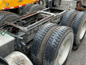 Used 1999 SPICER DS404 Axle, Complete Rear (Stock #7870)) Part Image