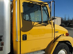 Used 2000 FREIGHTLINER FL70 Cab (Stock #1999)) Part Image