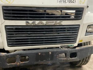 Used 2000 MACK CS300P Grille (Stock #8584)) Part Image