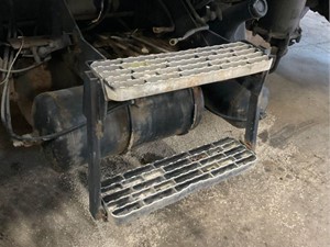 Used 2000 MACK Cs300P Battery Box (Stock #8596)) Part Image