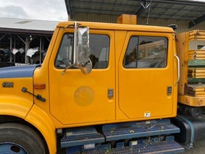 Used 2001 INTERNATIONAL 4700 Cab (Stock #7467)) Part Image