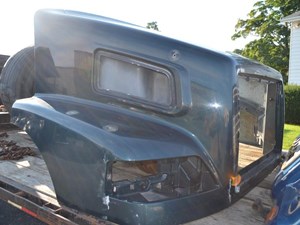 Used 2002 GMC/VOLVO/WHITE VNM Hood (Stock #752)) Part Image