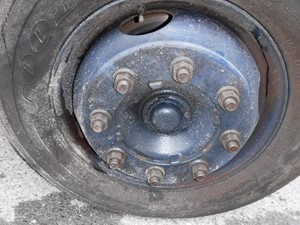 Used 2004 HUB PILOT 19.5 X 7.5 Wheel (Stock #4551)) Part Image