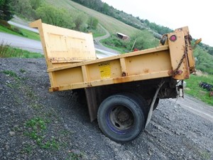 Used 2004 INTERNATIONAL 4200 Axle, Complete Rear (Stock #5225)) Part Image