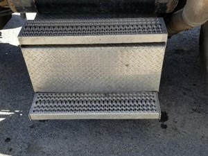 Used 2005 PETERBILT 379 Battery Box (Stock #5022)) Part Image