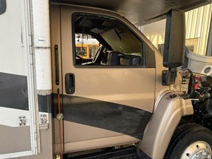 Used 2006 CHEVROLET C5500 Door (Stock #6779)) Part Image