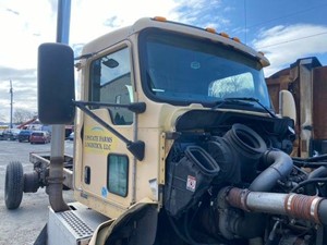 Used 2008 KENWORTH T370 Cab (Stock #6895)) Part Image