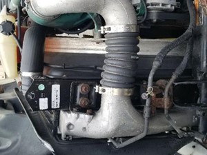 Used 2010 VOLVO VNL Cooling Assembly (Stock #5366)) Part Image