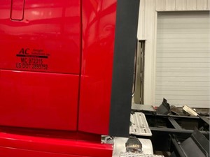 Used 2013 VOLVO VNL Sleeper Fairing (Stock #6814)) Part Image