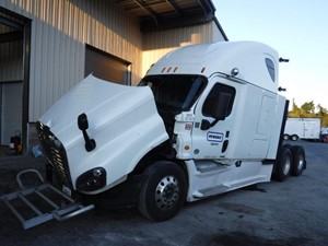 Used 2015 FREIGHTLINER CASCADIA 125 I Beam Image