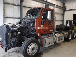 Used 2015 PETERBILT 579 Cab (Stock #4676)) Part Image