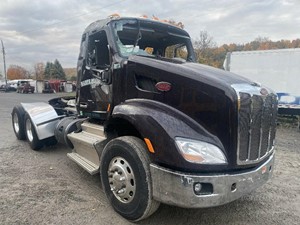 Used 2017 PETERBILT 579 Cab Image