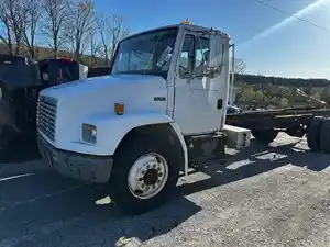 Used 1999 FREIGHTLINER FL70 Cab (Stock #12568)) Part Image