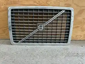 Used 2014 VOLVO VNL Grille (Stock #3443)) Part Image