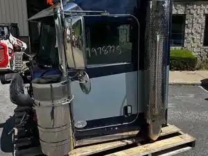 Used 2016 PETERBILT 389 Cab (Stock #12700)) Part Image