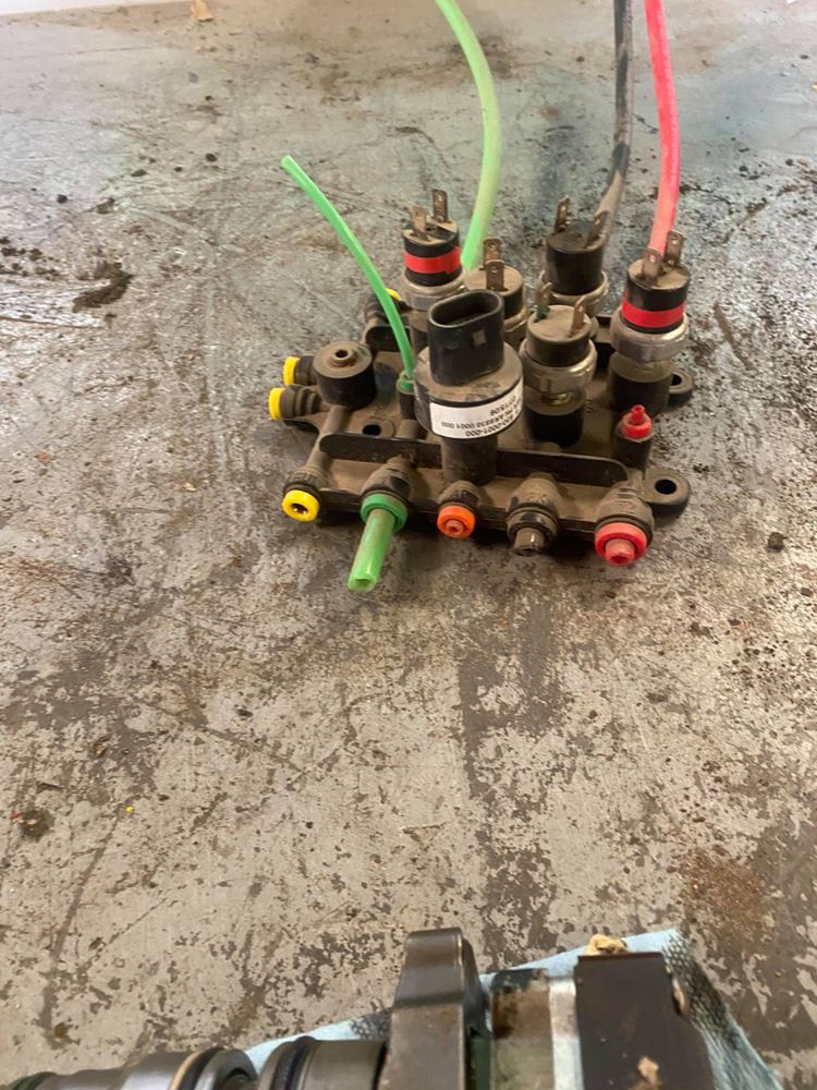 Used 2010 Freightliner FLD ABS Modulator Valve for sale Catoosa