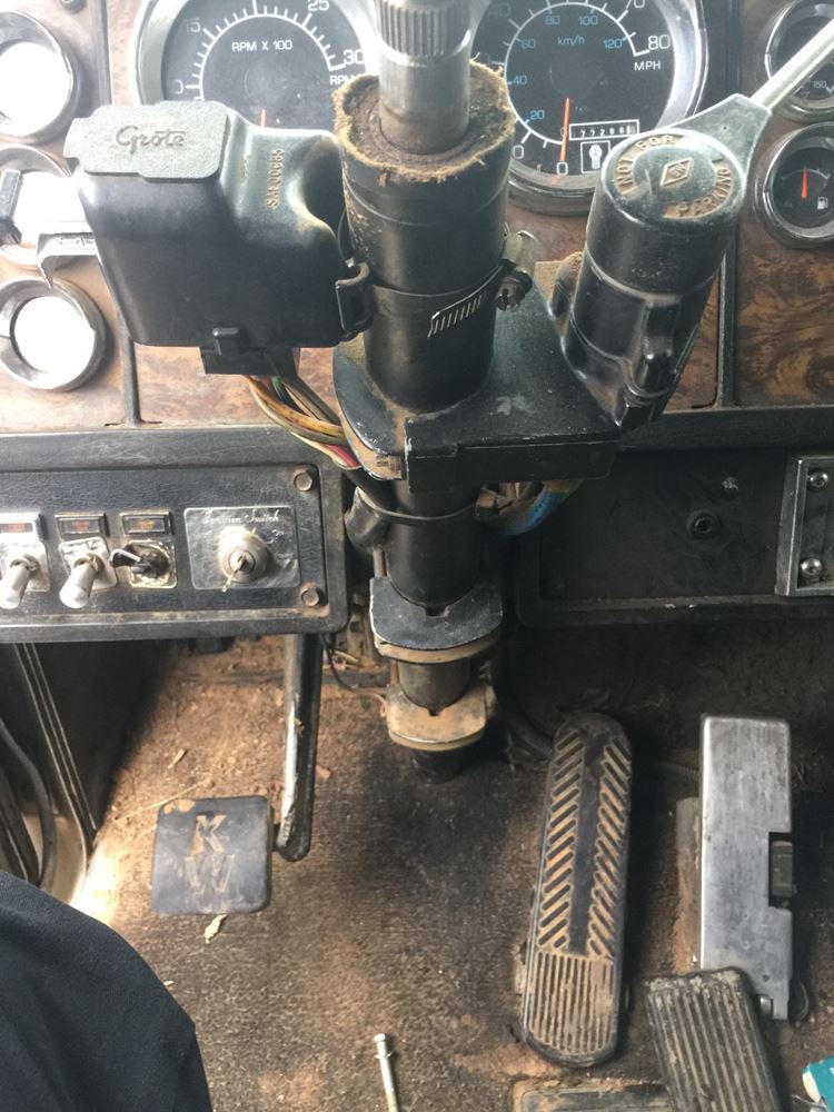1995 Kenworth T600 Aero (Stock P75) Steering Columns TPI
