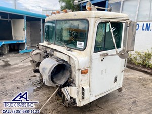 Used 1996 International 9200 Cab (Stock #3167)) Part Image