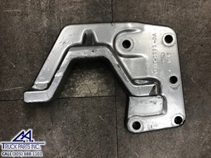 Used 1997 Ford Engine Mount (Stock #EM00019)) Part Image