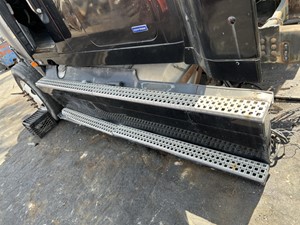 Used 1997 Volvo WIA AREO SERIES Fuel Tank Step (Stock #3555-11)) Part Image