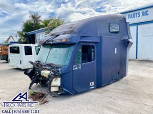 Used 1999 Freightliner CENTURY CLASS 120 Cab Image