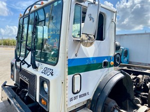 Used 2007 Mack MR688S Cab (Stock #2882)) Part Image
