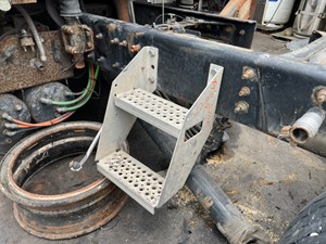 Used 2010 International PROSTAR Step (Stock #3565-5)) Part Image