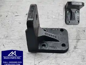 Used Caterpillar Engine Mount Image