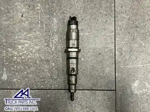 Used Cummins ISL Injector (Stock #4015)) Part Image
