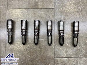 Used Cummins L10 Injector (Stock #2120)) Part Image