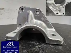 Used Ford Engine Mount (Stock #4777)) Part Image